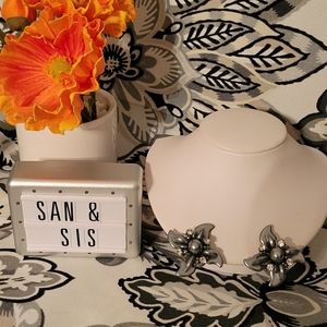 Vintage Clip On Earrings